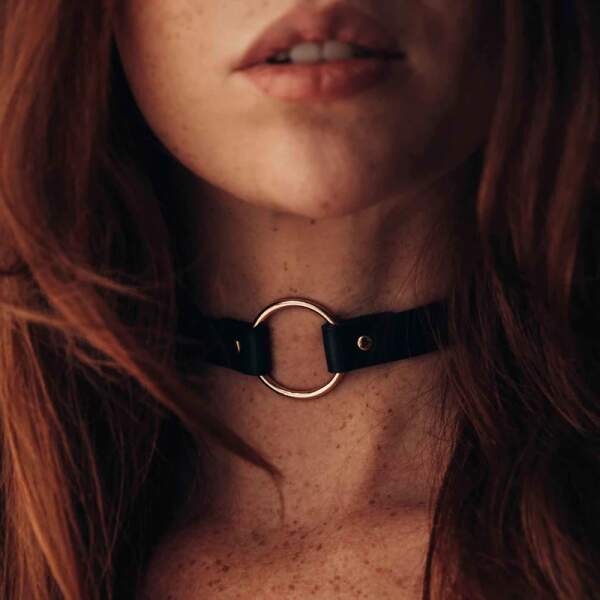 Bijoux Indiscrets - MAZE - Choker - PU-leer - Bruin - Afbeelding 2