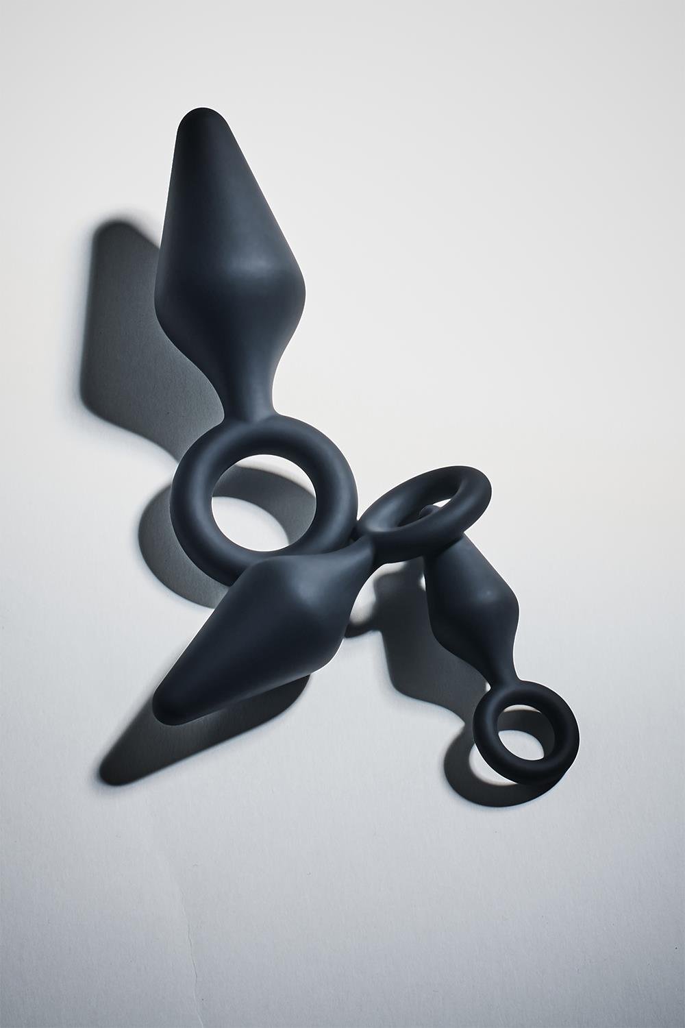 Dreamtoys - Fant*ASS*tic - Anal Training Kit - 3 Butt Plugs - Ring - Siliconen - Zwart - Afbeelding 3