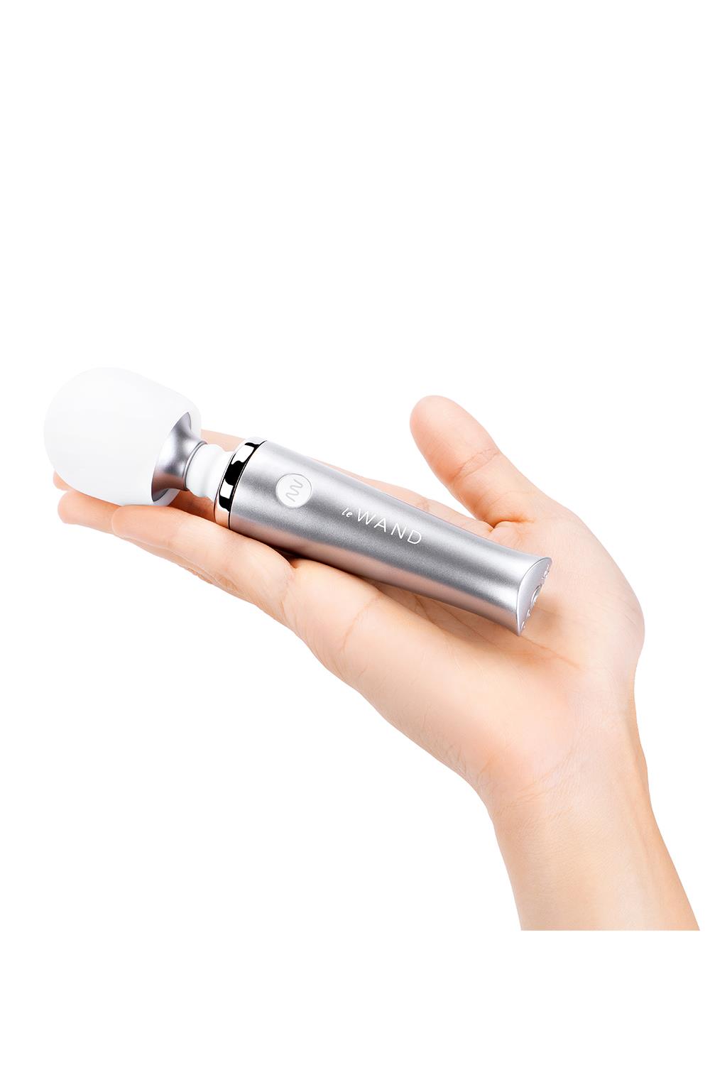 Le Wand - Bullet - Mini Pleasures 4-delige Collectie - Wand Vibrator - RVS Wand - Wit - Afbeelding 3