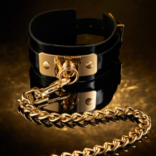 Kinky Diva - Vegas Sinners - Zwarte Lak Collar met O-ring en Gouden Leash - Afbeelding 3