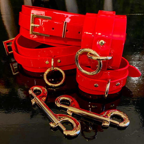 kinky diva lak boeienset rood goud
