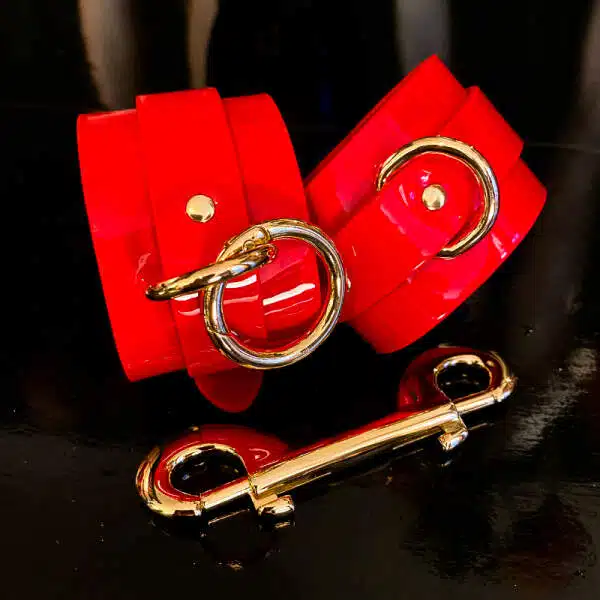 Kinky Diva - Handboeien - BDSM - Lak - Rood - Goud