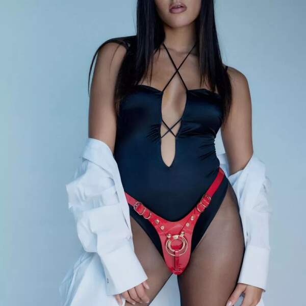 Strap-on-Me - Strap Harnass Fabulous - Voorbind Harnas - Lak - Rood - Afbeelding 2