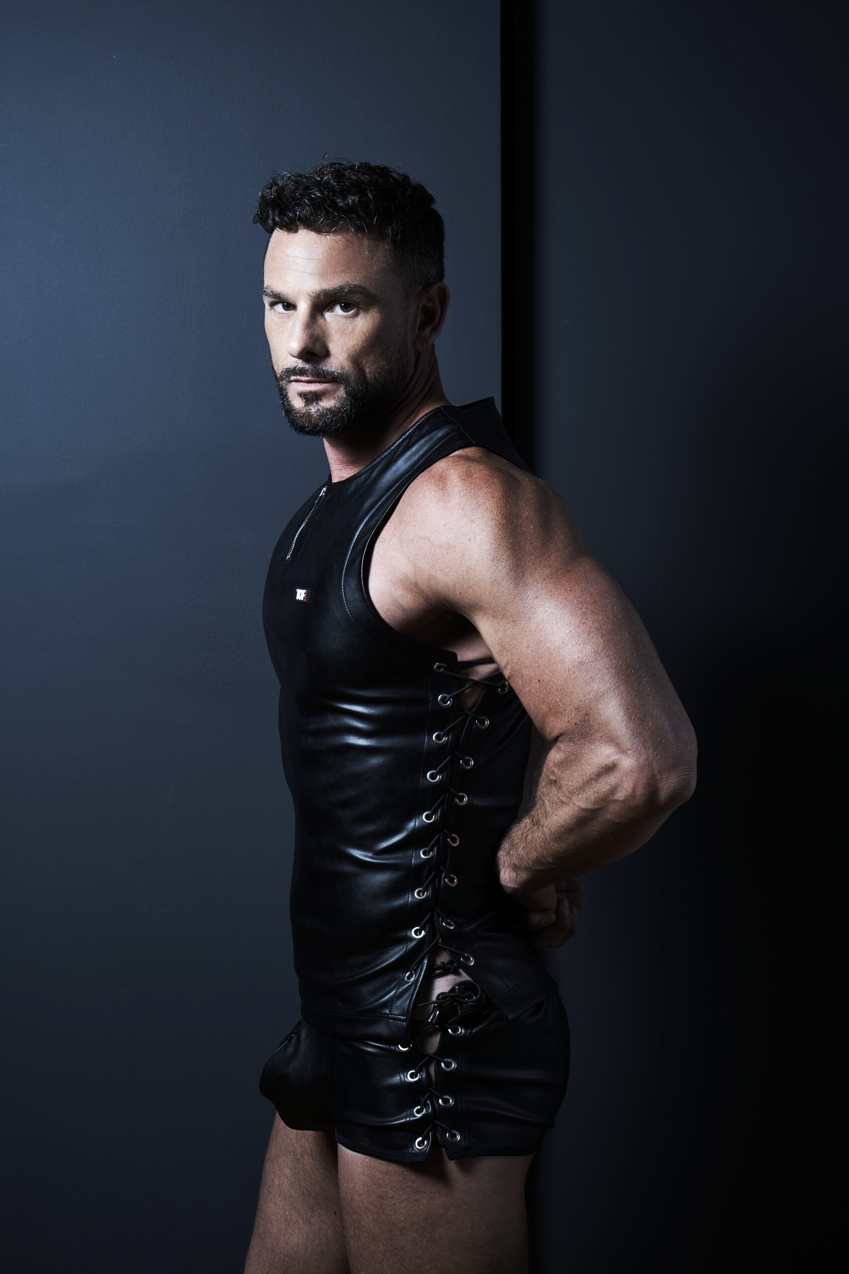 TOF PARIS - Stoer Kunstleren Tank Top met Vetersluitingen - Zwart - Afbeelding 4