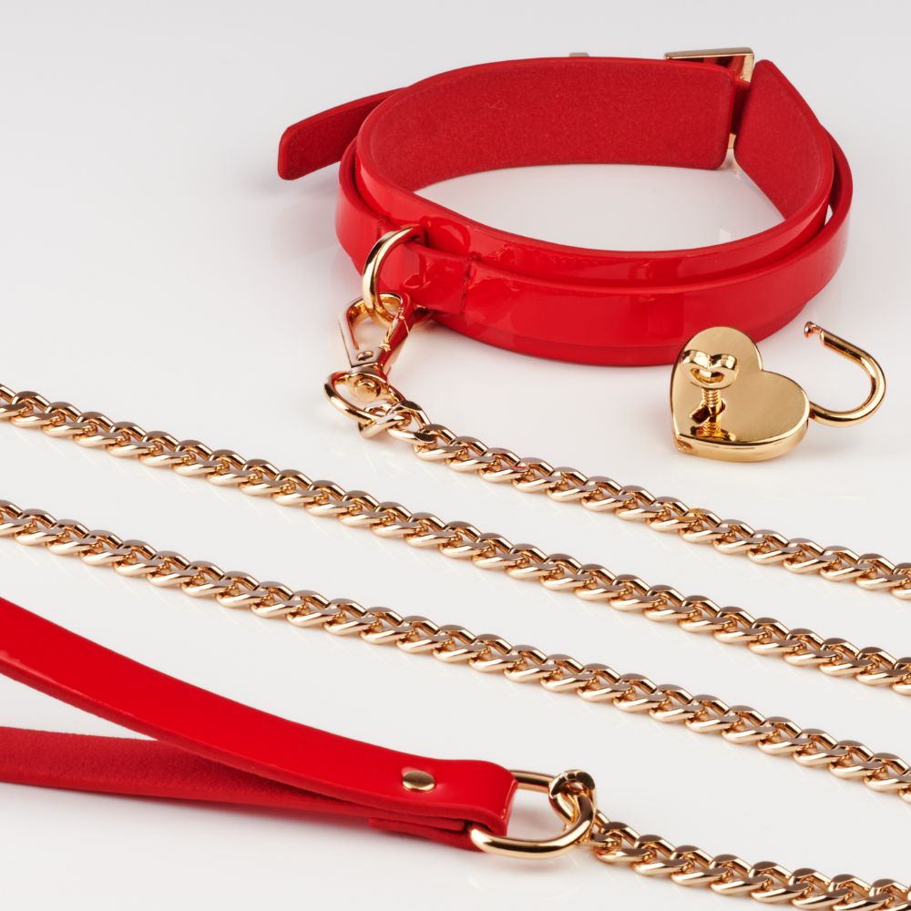 Rode Lak Collar met Gouden Leash en Heart Locker - Elegant - Kinky Diva - Afbeelding 6